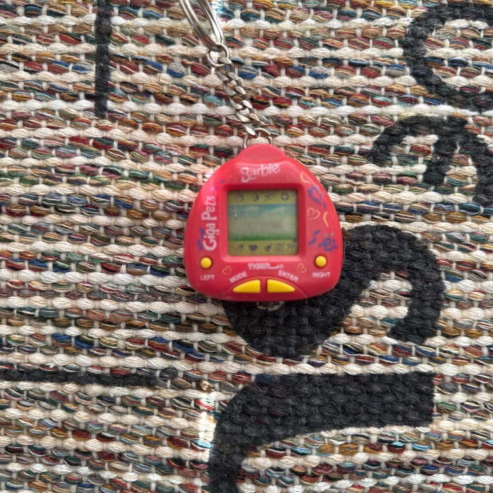 Vintage 1997 Barbie Giga Pets Precious Kitty Pink Virtual Pet Keychain